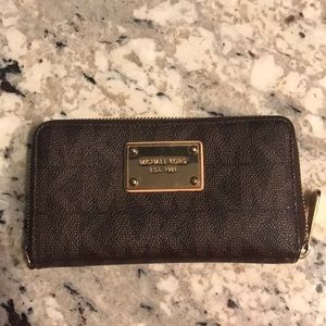 Michael Kors wallet